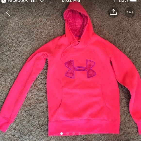 Under Armour Tops - NWOT S Under Armour Hoodie WOMEN'S SMALL